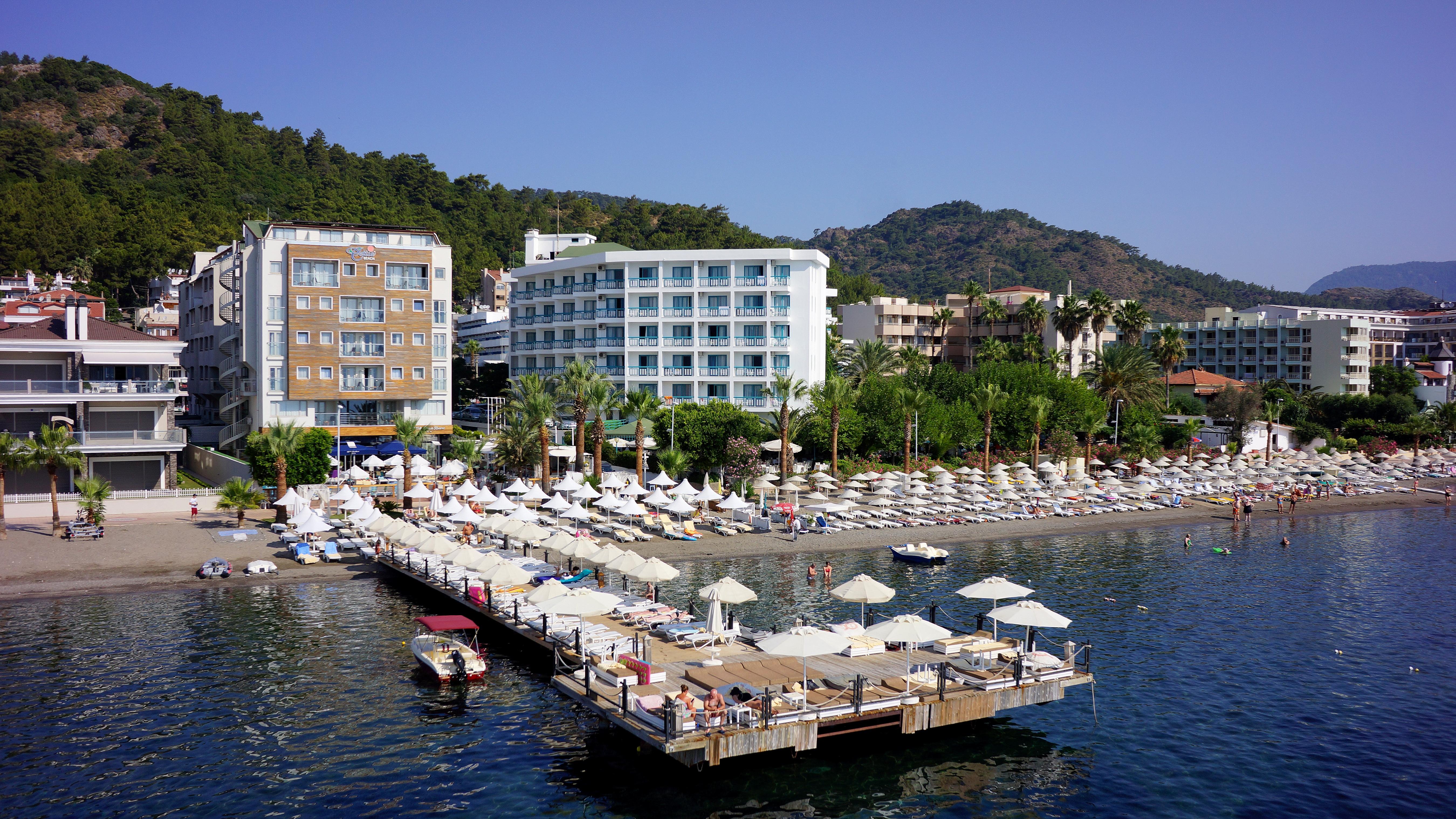 Cettia Hotel 4*
