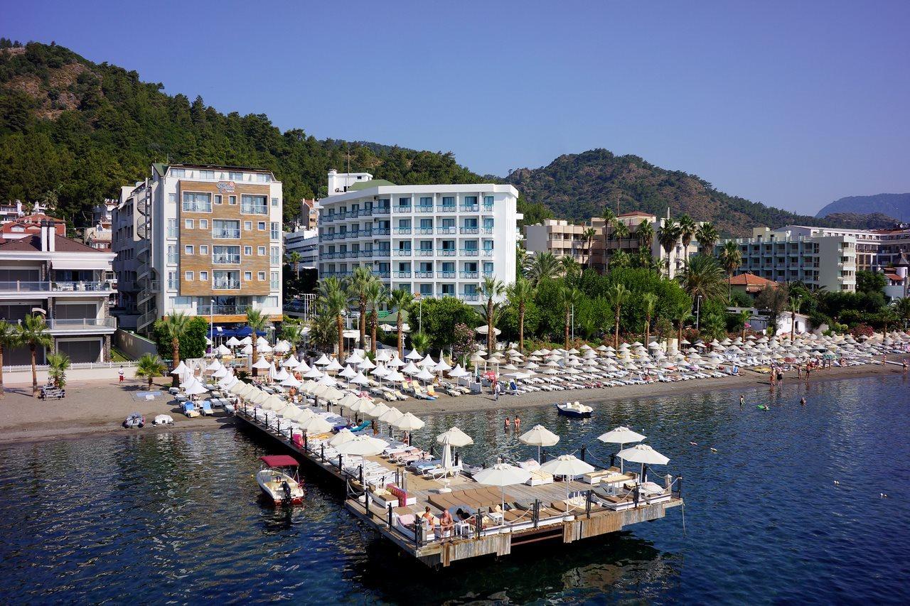 Cettia Hotel 4*